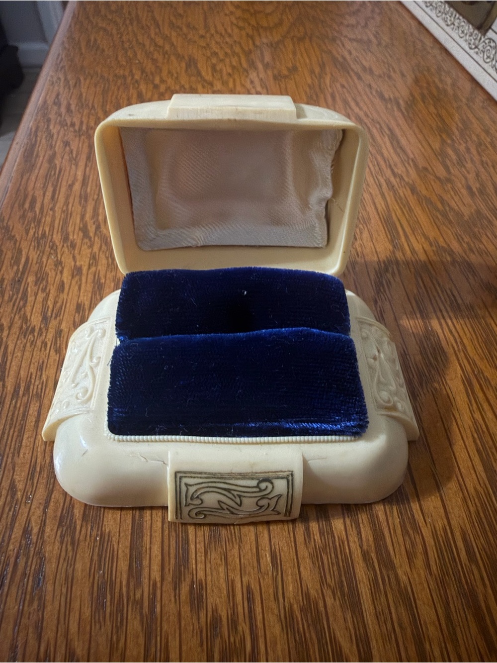 Vintage Ivory Jewelry Ring Box with Navy Velvet Insert